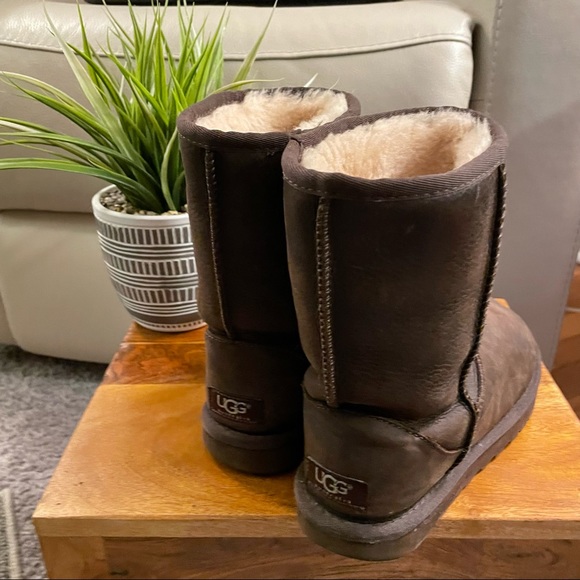 Brown leather UGGs - Picture 3 of 7